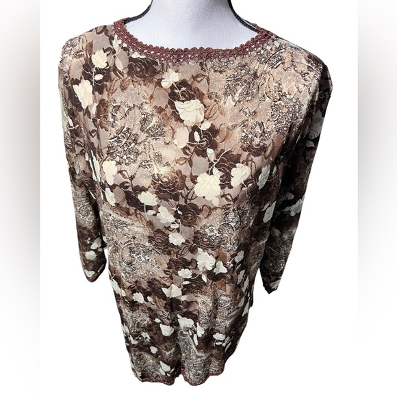 Beautiful ESHA Designs Floral Brown and Cream Lacy Asymmetric Top, Plus size - Picture 8 of 16